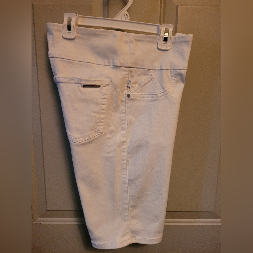 Rock and Republic White Denim Jean Pull-on Shorts Misses Size 8